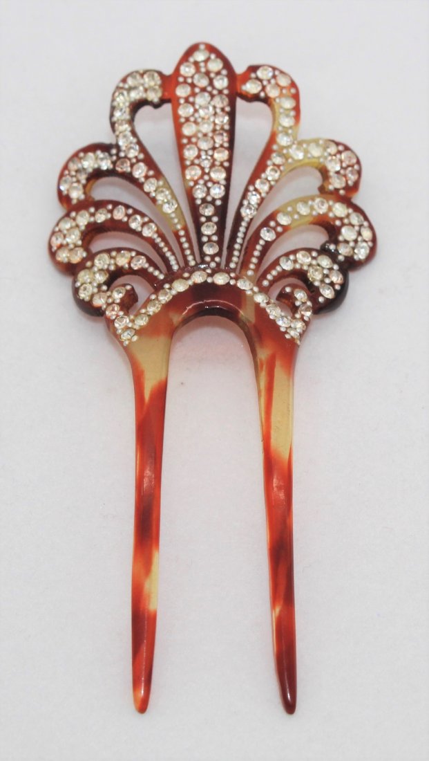 Antique Victorian Celluloid Clear Rhinestone Hair Comb: Antique Victorian Celluloid Clear Rhinestone Hair Comb - 4 5/8" L x 2 1/4" W. Condition: Very good condition. Measurements: Width: 2 1/4", Length: 4 5/8", Depth: 3/4".