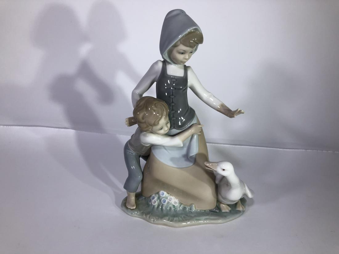 LLADRO - Avoiding the Goose (1 of 5)