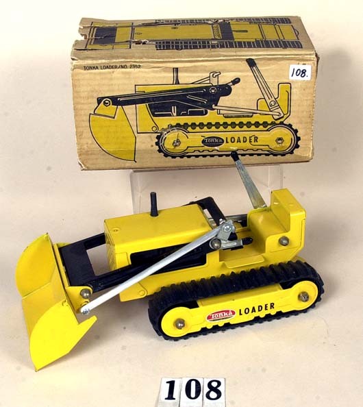 Tonka Loader No. 2352 w/ box: Tonka Loader No. 2352 w/ box