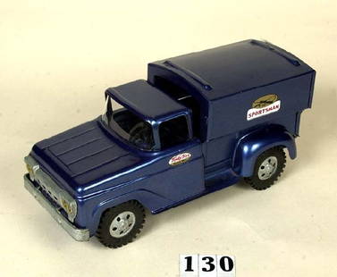 Tonka "Sportsman" pickup w/ cap: Tonka "Sportsman" pickup w/ cap