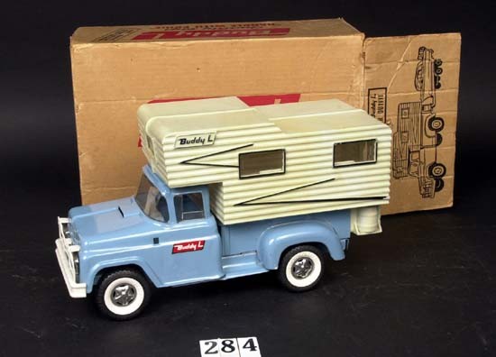 Buddy L Deluxe Camper outfit w/ box (missing side : Buddy L Deluxe Camper outfit w/ box (missing side mirror ans rear steps)