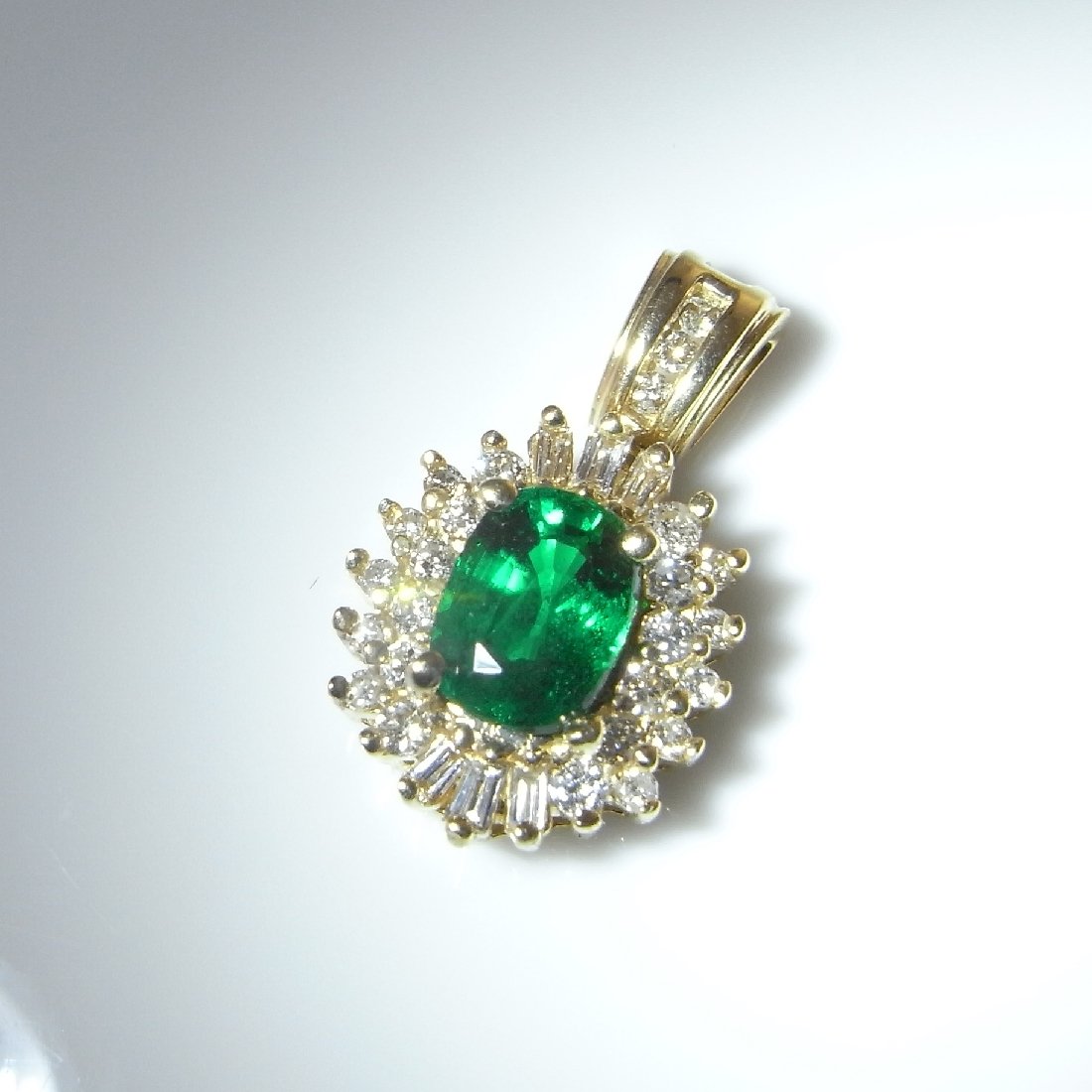 VIVID EMERALD GREEN TSAVORITE DIAMOND PENDANT 14K (1 of 2)