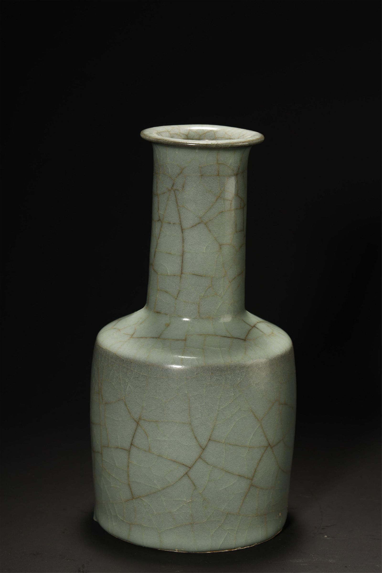 Song Guan Yao, Crack Celadon Vase (1 of 8)