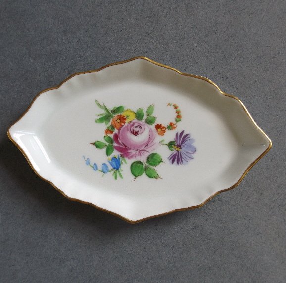 German porcelain plate flowers 1901 Thieme Dresden (1 of 5)