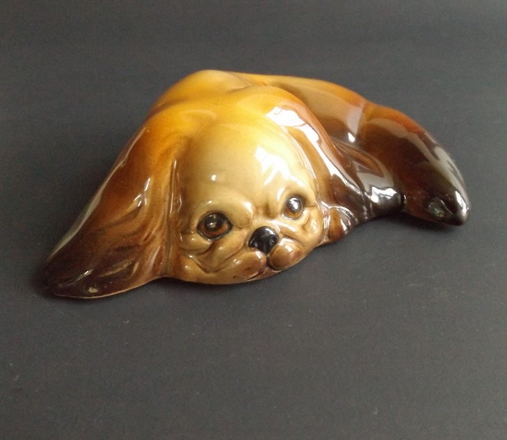 Porcelain figurine, Pekingese dog, Midwinter, Burslem (1 of 7)