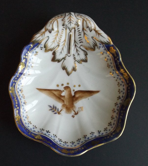 Oyster Clam Porcelain Bowl US Diplomatic Eagle: Oyster Clam Bowl, hand painted US Diplomatic Eagle, Mottahedeh Porcelain, Portugal. US: Priority (c 2-4 days) ---------- $8.50 Canada: 1st Class (c 2-7 weeks) --- $18.50 World: 1st Class (c 2-8 weeks)