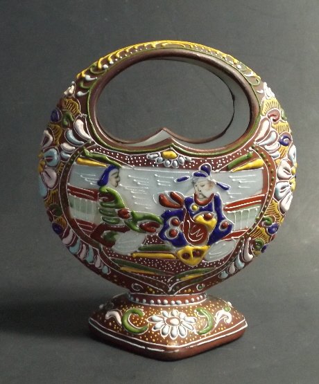 Ikebana Moon Basket Vase Moriage 19th Century: Ikebana moon basket vase, antique 19th century enamel moriage [raised enamels technique], unmarked. US: Priority (c.2-4 days) ------- $22.50 Canada: Priority (c.2-6 weeks) -- $42.50 World: Priority (c