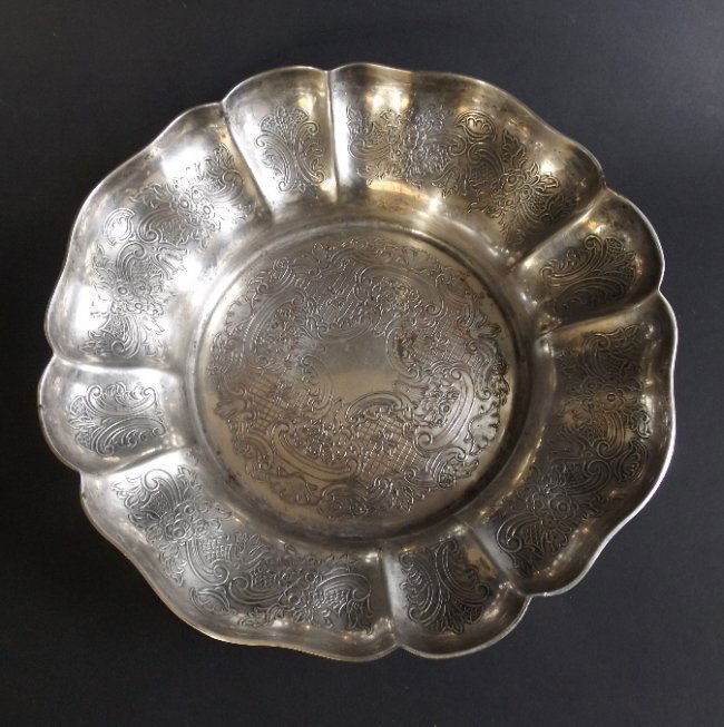 Blagden bowl 1930s, Hodgson Co, England, silver plated: Victorian style silver plated bowl 1930s-40s. The bowl is marked on the base "made in England"; the pictorial mark of Blagden, Hodgson & Co (1821-1833) "cross over globe" and hand scratched number "H