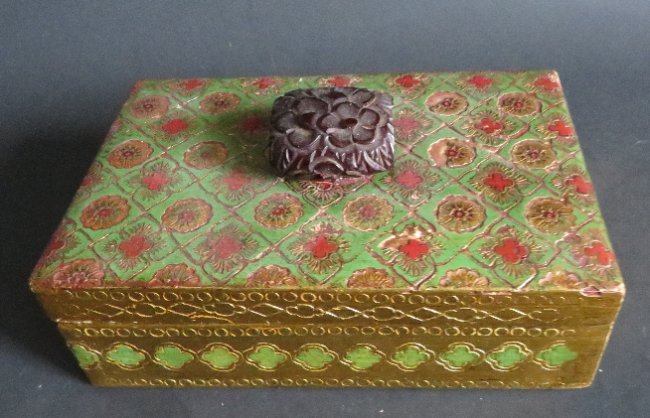 Italian Florentine Hand painted Jewelry Box 1910s-40s: Vintage Italian hand-painted Florentine vanity, trinket jewelry box, engraved hand-painted wood, gilt, green and red, 1910s-1940s, hand-made hinges for the lid. US: Priority (c.2-4 days) ---------- $1