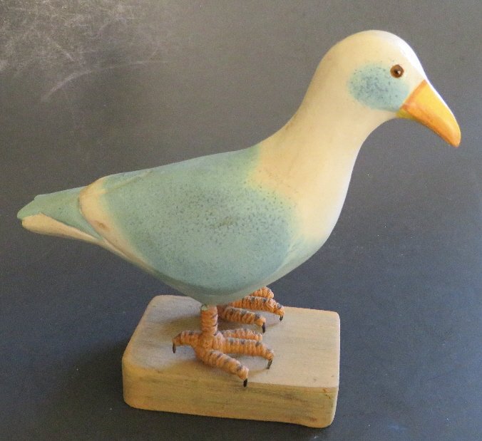 Sand peddler, Bird Wood carved Sculpture Folk Art: "Sand peddler" wood carved and hand painted sculpture, the legs are wires covered with a cord, the tiny glass eyes are incised into wood, Folk Art, signed and marked on the bottom, probably 1980s. US: