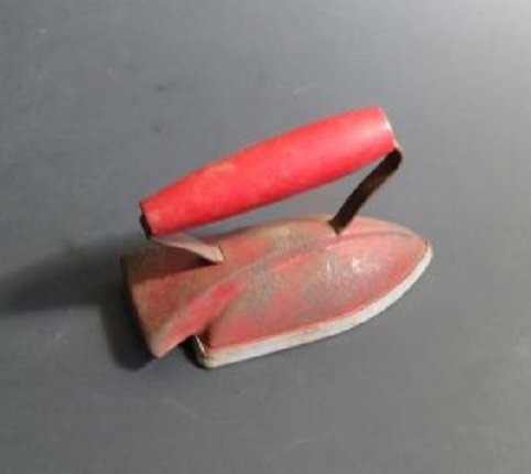 Vintage 1950s Small Toy Metal Flat Iron, Lady Dove (1 of 8)