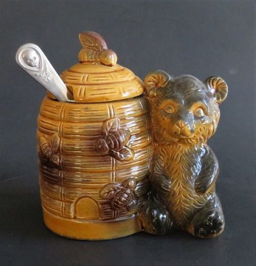 Armbee Ceramic Covered Honey Pot, Beehive, Bear, 1950s, Gerber Spoon (1 of 10)