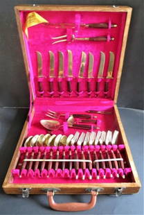 Set, 31 Pieces Siam Nickel Bronze Flatware, Tiffany Jewelry Bangkok 1950s: Vintage Mid Century set of cutlery flatware: 31 piece Siam nickel bronze in the original solid wooden box, marked "Tiffany's Jewelry Bangkok, Thailand", 1950s. The set includes the box with red plush