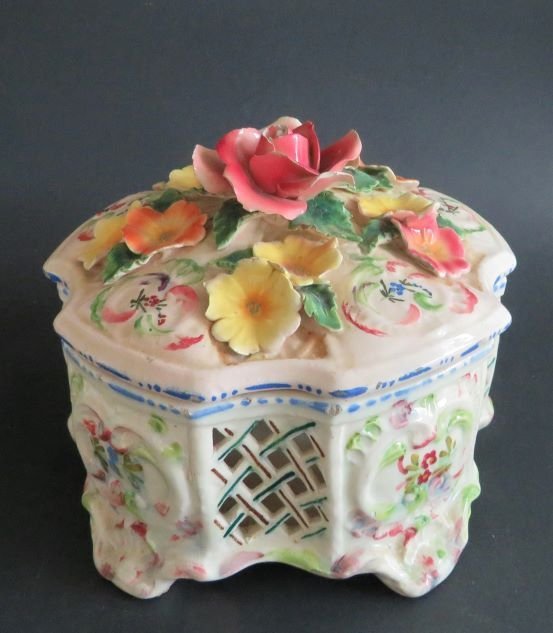 Italian Capodimonte Rococo Porcelain Box, Flower Decor on Lid 1900s (1 of 13)