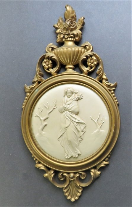 Neoclassic Style Winter Allegory, Mid Century Wall Plaque 1960s Syroco USA (1 of 8)