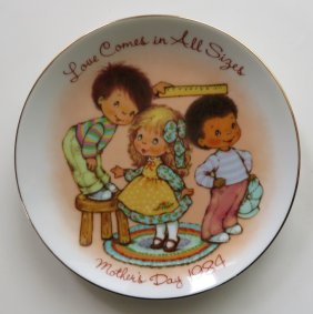 Love Comes in All Sizes, 1984 Mother's Day Porcelain Plate, Avon