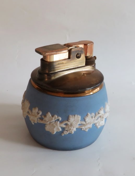 Vintage Wedgwood Blue Grapevine Cigarette Lighter, England 1960s (1 of 10)