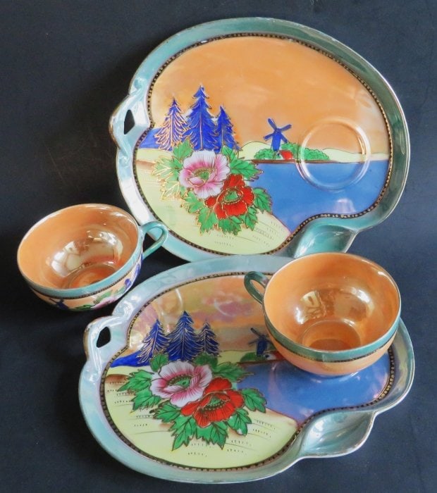 Set of 2 Japanese Hand-Painted Lusterware Tea Cups with Plates 1950s (1 of 12)