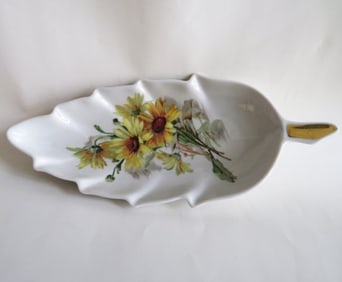 German Leaf Shaped Prcelain Dish, Old Nuremberg, Bavaria