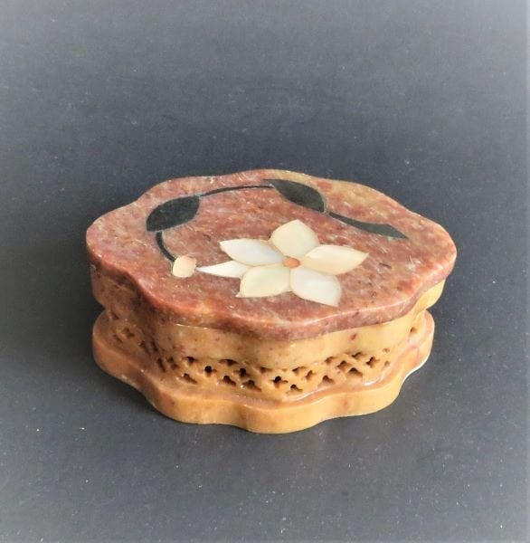 Fetco Hand-Carved Soapstone, Trinket Box, Stone Inlay on Lid, India 1970s (1 of 9)