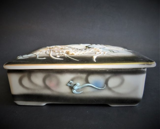 Betsons Moriage Dragon Hand-Painted Porcelain Trinket Box, 1940s Japan (1 of 7)