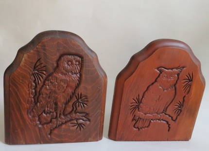 Set of 2 Mid Century Wooden Bookends Carved Owls, Taiwan 1960s: A vintage pair of Mid Century Modern wooden bookends. Owls sitting on branches carved into the fronts, two different images of our favorite woodland critter, the brass part is marked "Taiwan", c.1960s