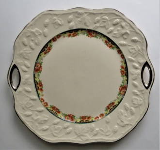 Art Deco 1920s English Brambleberry Porcelain Platter, Hopewell China, Virginia: Antique Art Deco porcelain English Brambleberry platter by Hopewell China Company, Virginia, 1920s. The platter is c.10.1/2" including handles x 10" [26.7cm x 25.4cm]; some gold trim and surface wear,