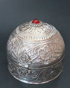 Antique Hand-Crafted Silvery Metal Jewelry Box Mughal Style India 1890s