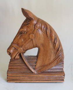 Vintage Syroco Ornawood bookend, Riding Horse w/ Bridles, 1950s: Vintage horse head bookend, riding horse with bridles, equestrian decor. Pressed wood composition, probably Ornawood, unmarked, 1940s-1950s. Ornawood with a metal plate base, the bookend is 6" x