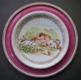Antique Victorian Porcelain Royal Children Baby Plate 1905: Antique Victorian porcelain Royal Baby Plate patented February 7th 1905. The plate features a colorful picture of three children playing with a small chicken. The heavy plate is c.8.3/4" [22.3cm] acro