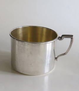 Antique Victorian Silver Plated Baby Cup, 1930s Tudor Plate, Oneida: Antique Victorian silver plated baby cup, marked "Tudor Plate, Oneida Community", c.1930s. The cup is 3" x c.2" [7.7cm x 5.1cm], a little wear, some natural silver patina residue [see pictures], very