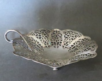 Vintage Filigree Lovelace, 3-footed Silver Plated Bowl, Rogers 1428