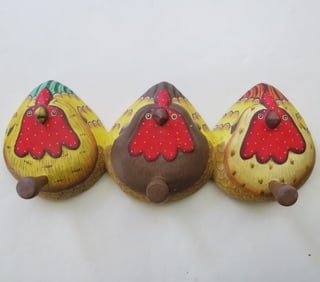 Vintage Three Hens Wood Wall Hanger with Hooks, Hand Painted Folk Art 1980s