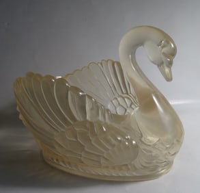 Mid Century Modern Regaline Plastic Swan Bowl, 1960s