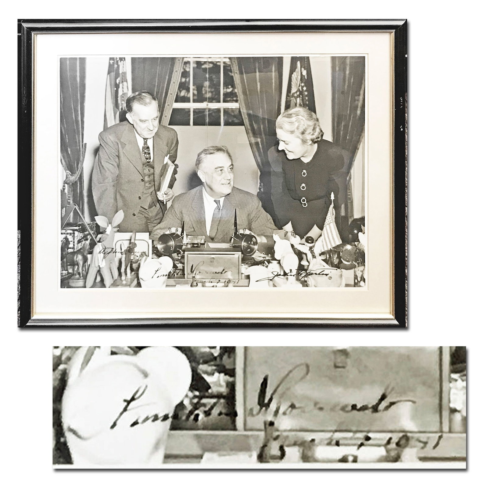 F. Roosevelt Signed Oval Office Photo, 1941 (1 of 2)