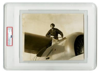 Amelia Earhart Prepares For Solo Hawaii to California Flight, PSA Type I Press Photo