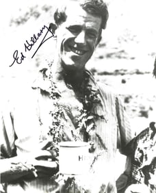 Sir Edmund Hillary, First Everest Mountain Climber, Great Signed Photograph