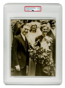 Amelia Earhart & Mayor Jimmy Walker After 1932 Solo Flight, PSA Type III Press Photo