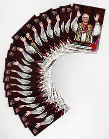 (20) Pope Leo XIV 2025 Topps NOW® Trading Cards - Highly Desirable & Collectible!: Pope Leo XIVn.p., ca. 2025(20) Pope Leo XIV 2025 Topps NOW® Trading Cards - Highly Desirable & Collectible!Trading cardsA group of 20 non-sport trading cards from the 2025 Topps NOW® collect