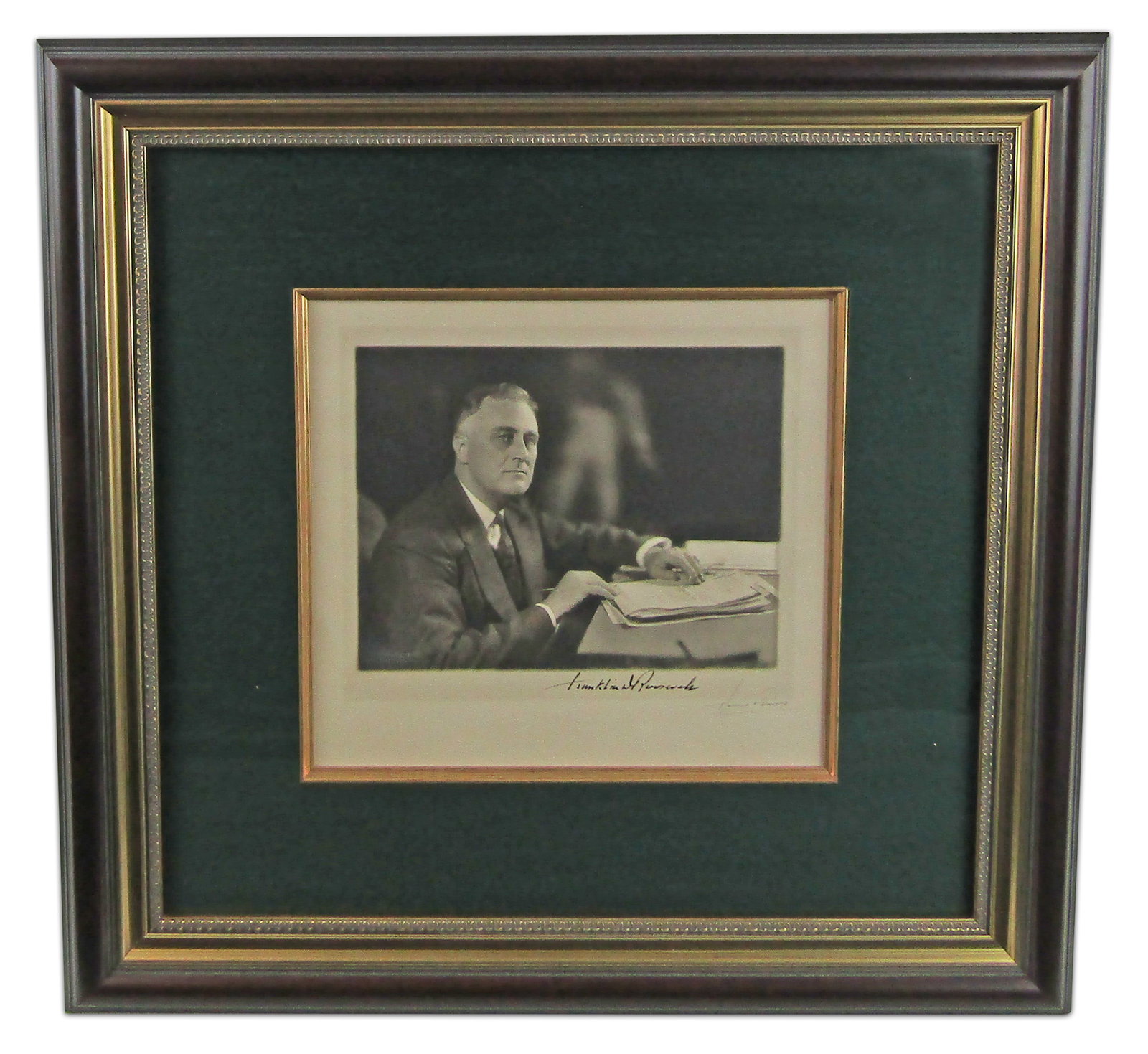 Franklin D. Roosevelt Signed Harris & Ewing Photo: Franklin Roosevelt n.p., n.d. Franklin D. Roosevelt Signed Harris & Ewing Photo SP A Harris & Ewing vintage photograph of 32nd U.S. President Franklin D. Roosevelt (1882-1945), signed by him outside t