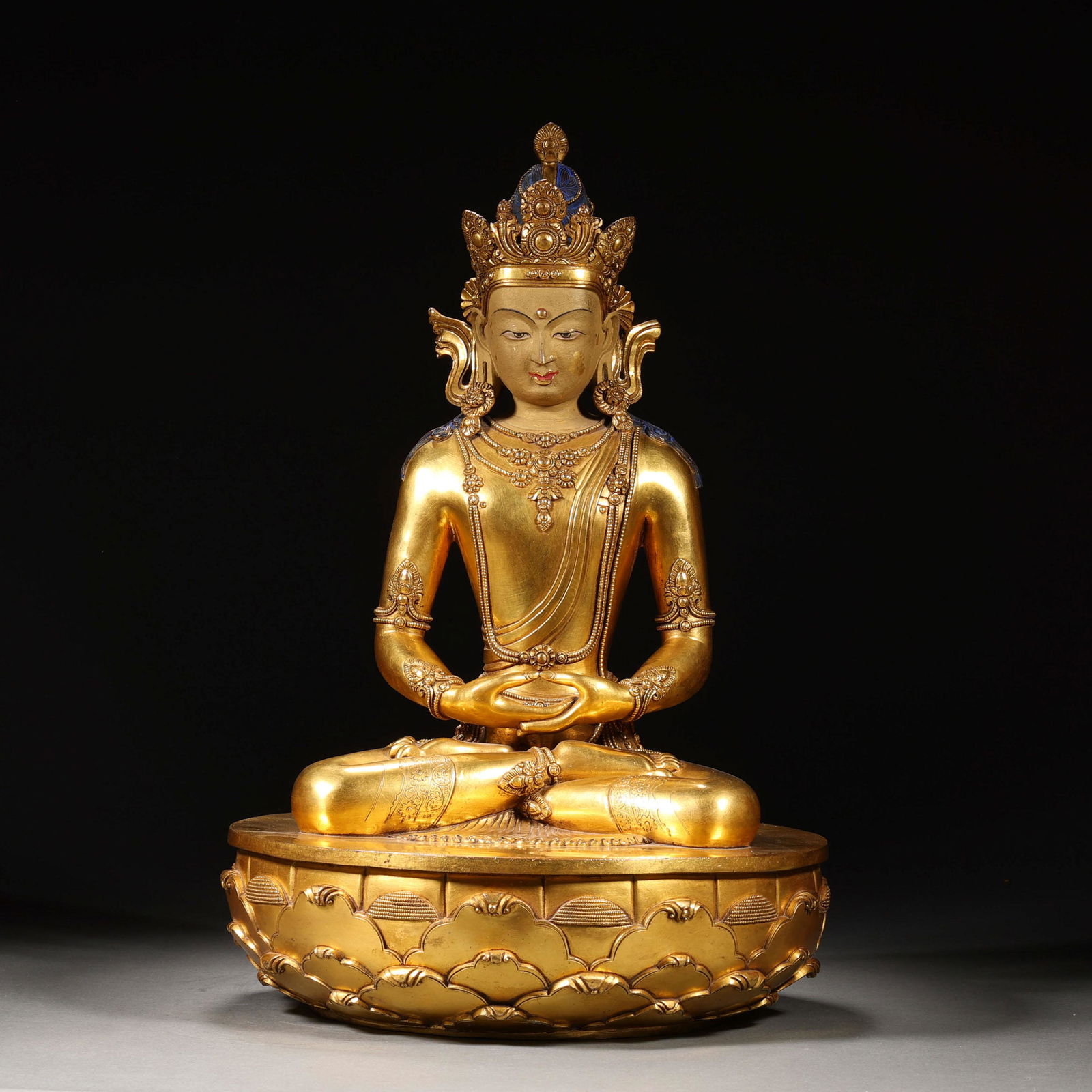 Qing dynasty Tibetan bronze gilt Buddha statue (1 of 13)