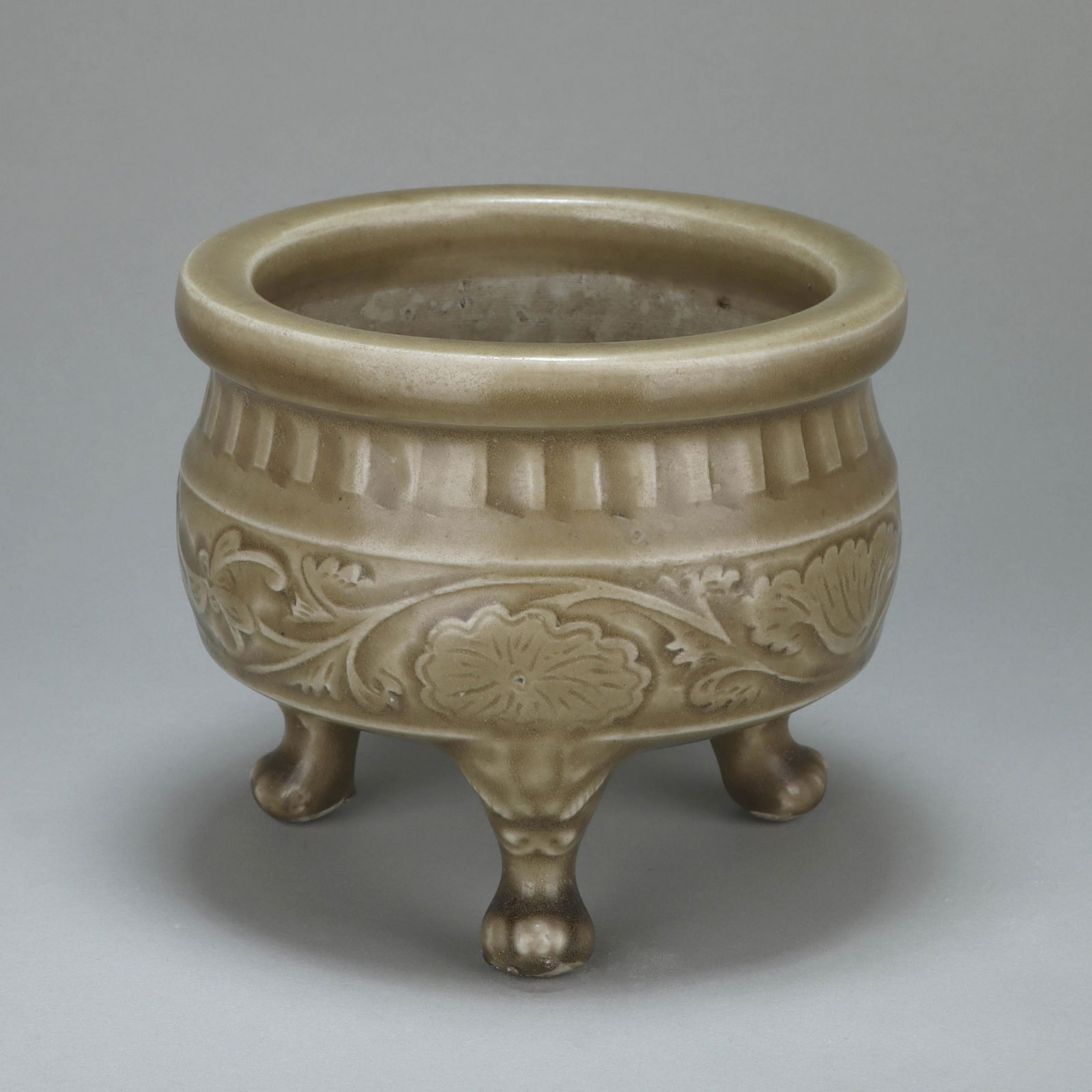 Song Dynasty Yaozhou kiln Carved Flower Three-legged Furnace (1 of 10)