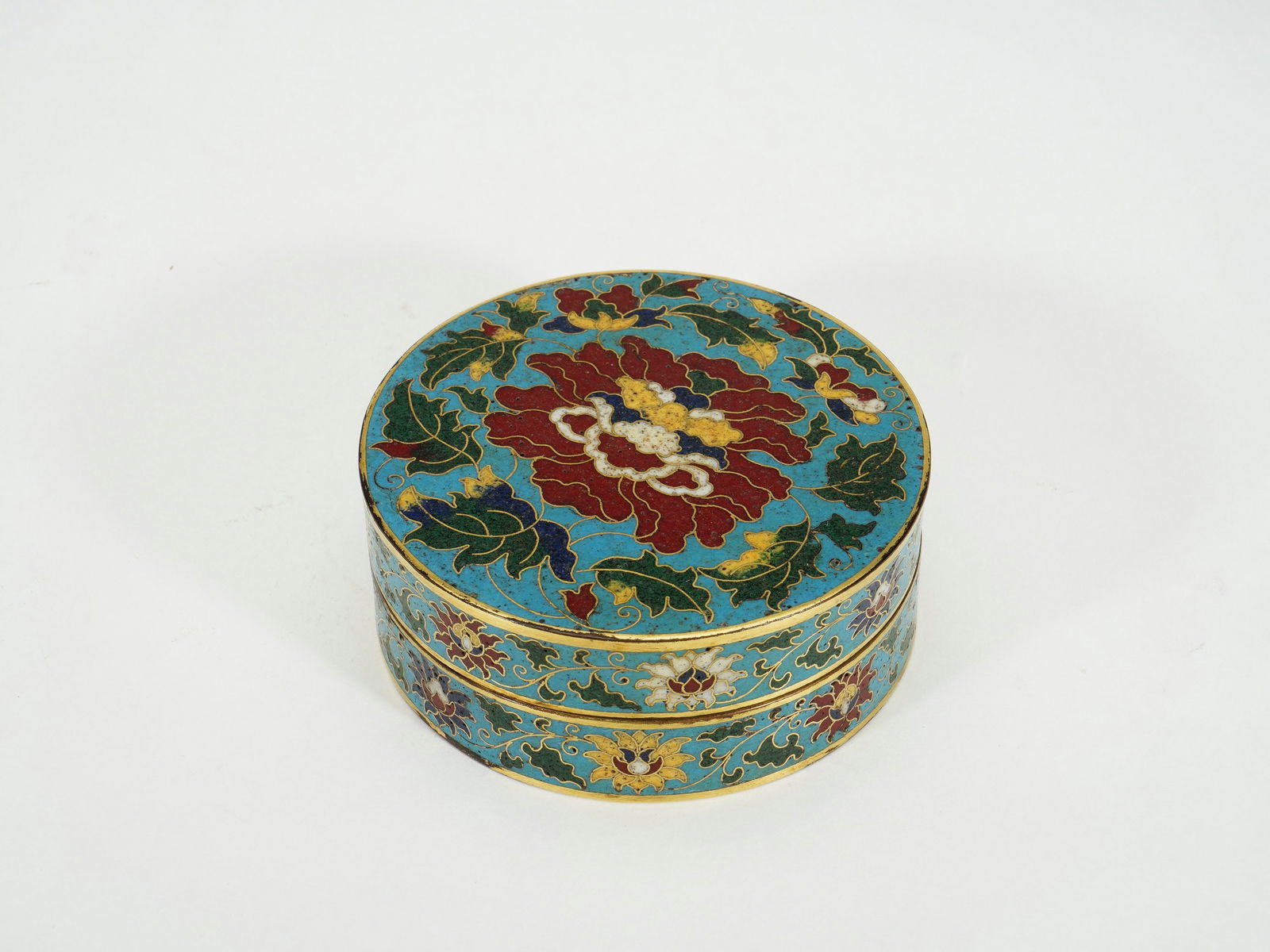 A CLOISONNE ENAMEL BOX WITH COVER (1 of 8)