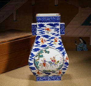 A bule and white famille-rose 'arrow' vase