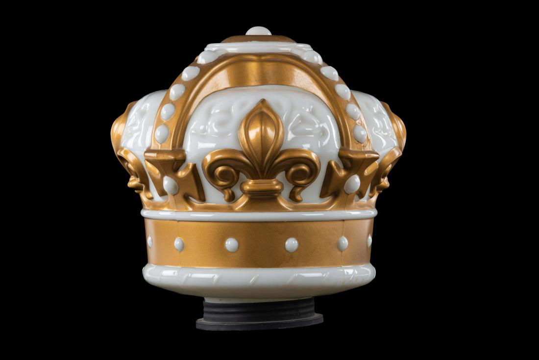 Standard Gold Crown Gas Pump Globe (1 of 1)