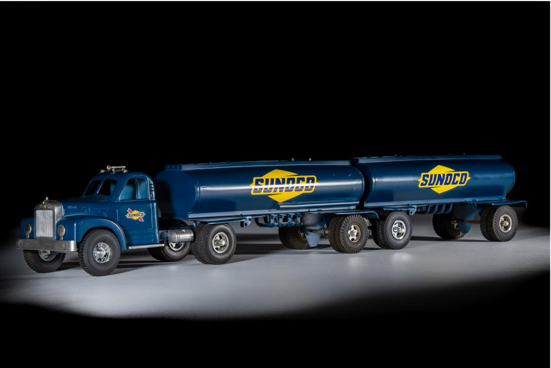 Smith Miller Custom B-Mack Sunoco Tanker Truck  (1 of 6)