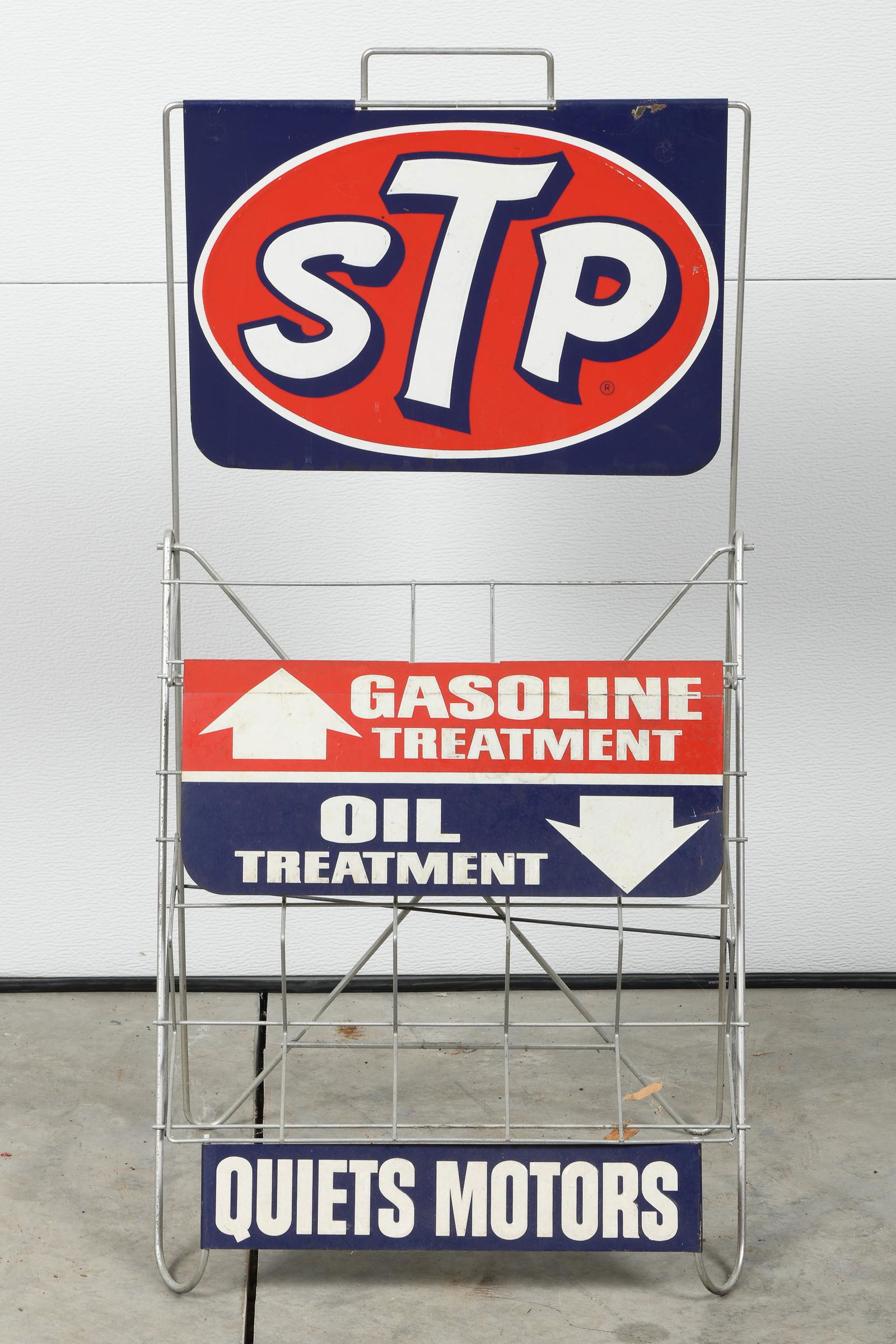 STP Oil Can Rack (1 of 1)