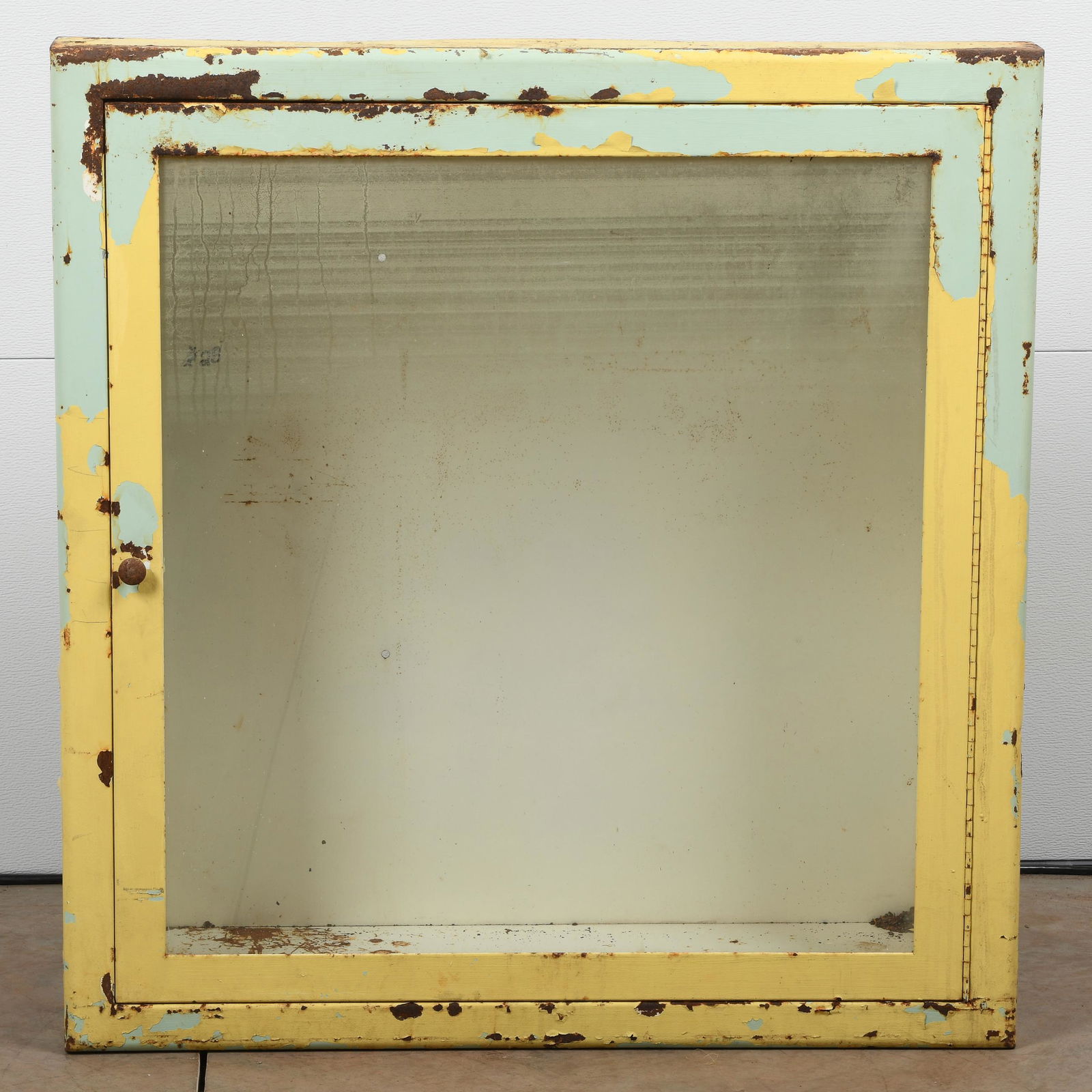 Early Display Cabinet (1 of 2)