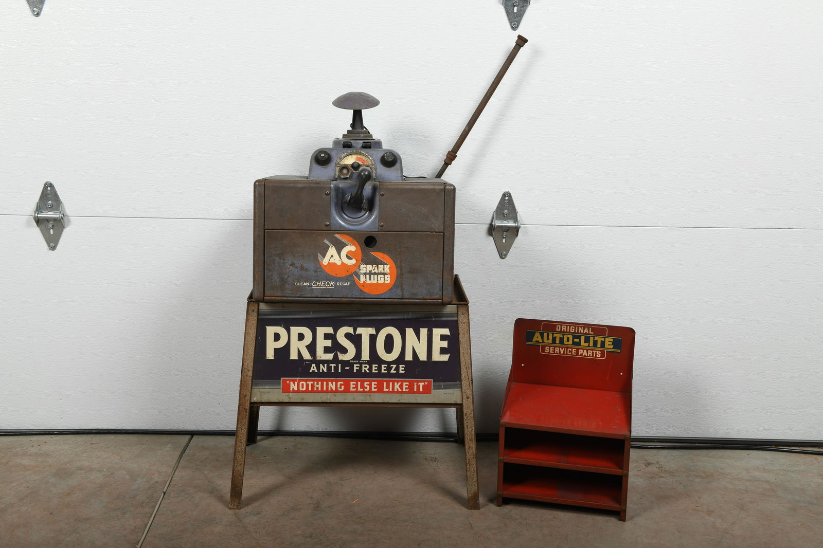 Lot Of Three Automotive Shop Items (1 of 3)