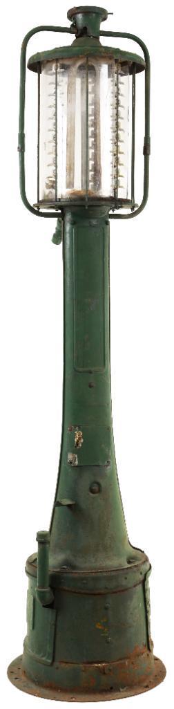 Fry Mae West Visible Gas Pump (1 of 4)